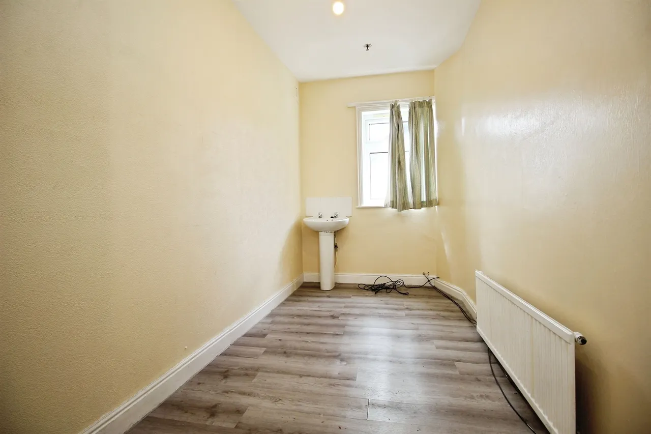 Ash Road, Leeds, photo 8