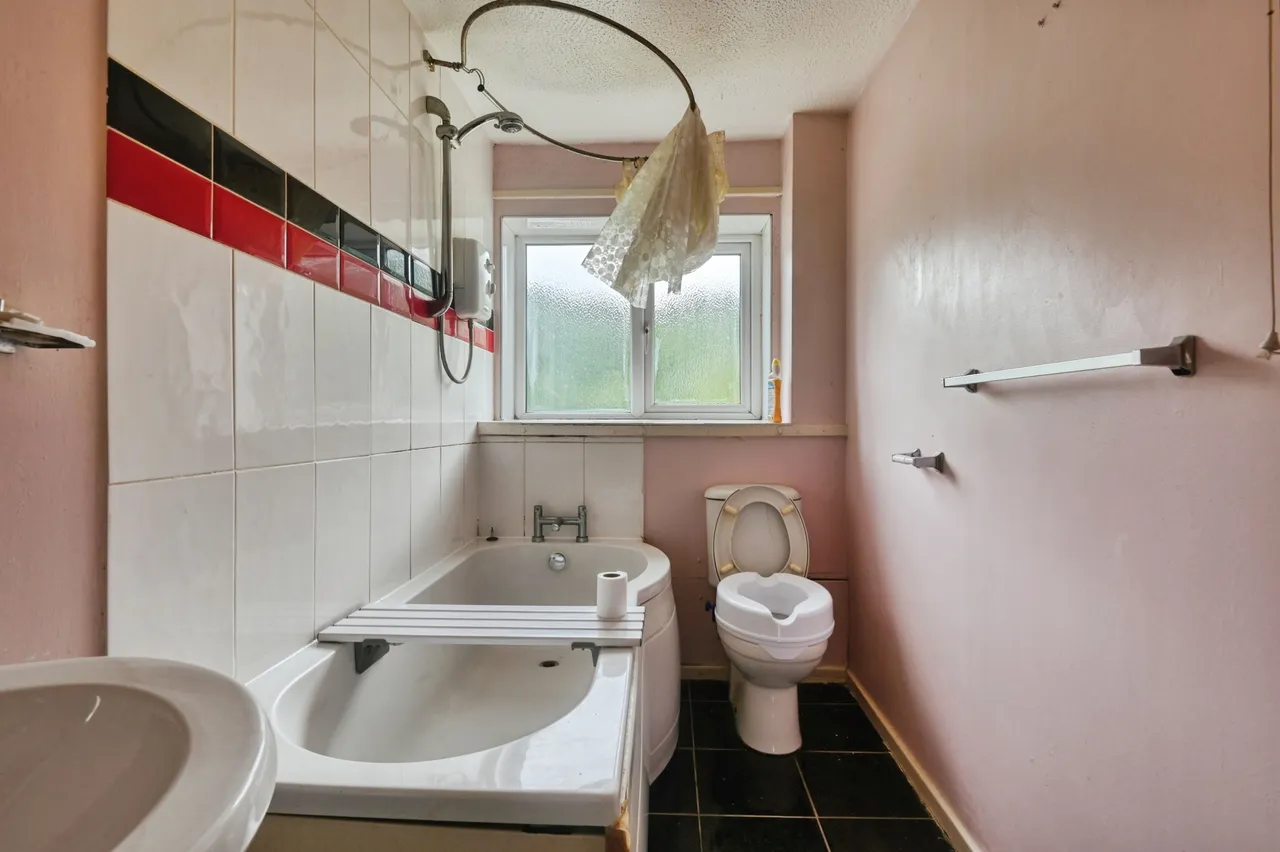Gloucester Way, Birmingham, B37, photo 9