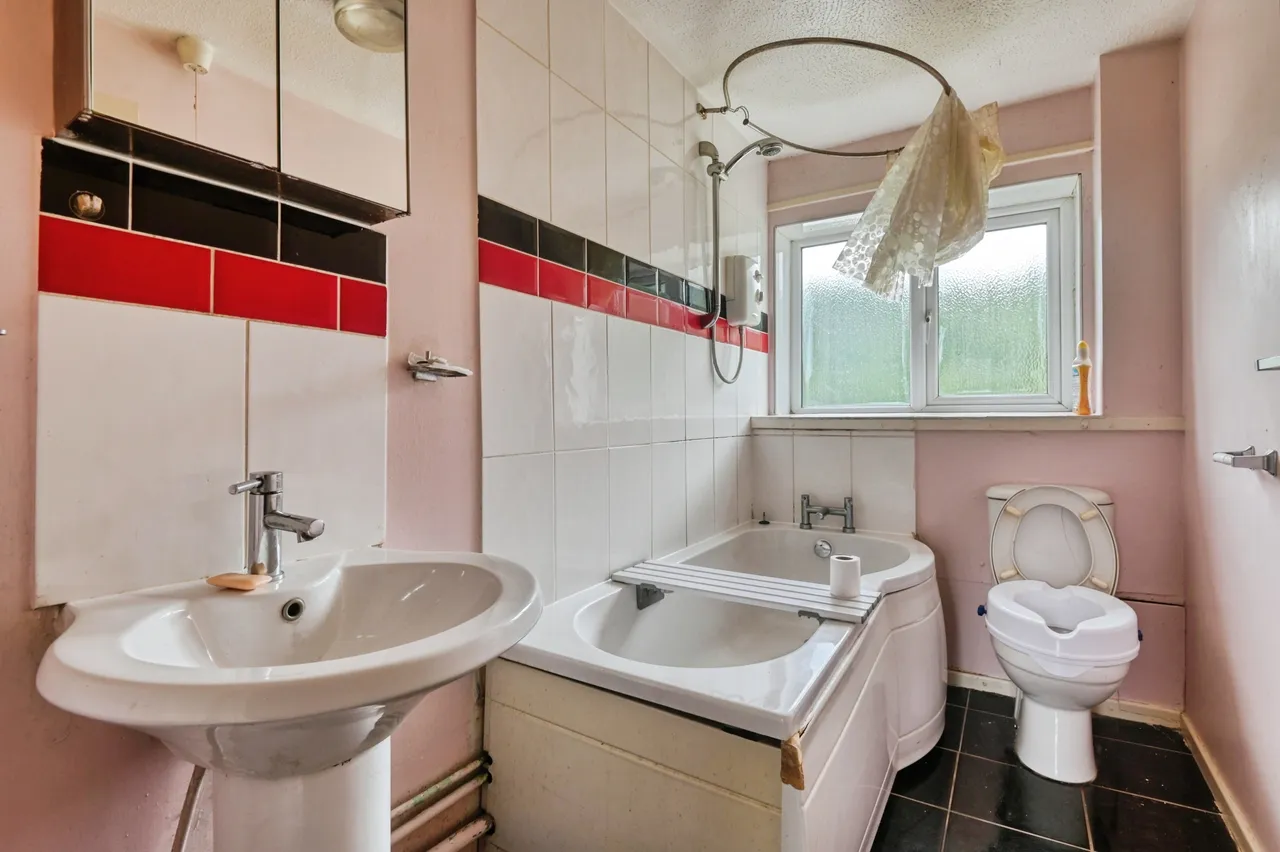 Gloucester Way, Birmingham, B37, photo 10