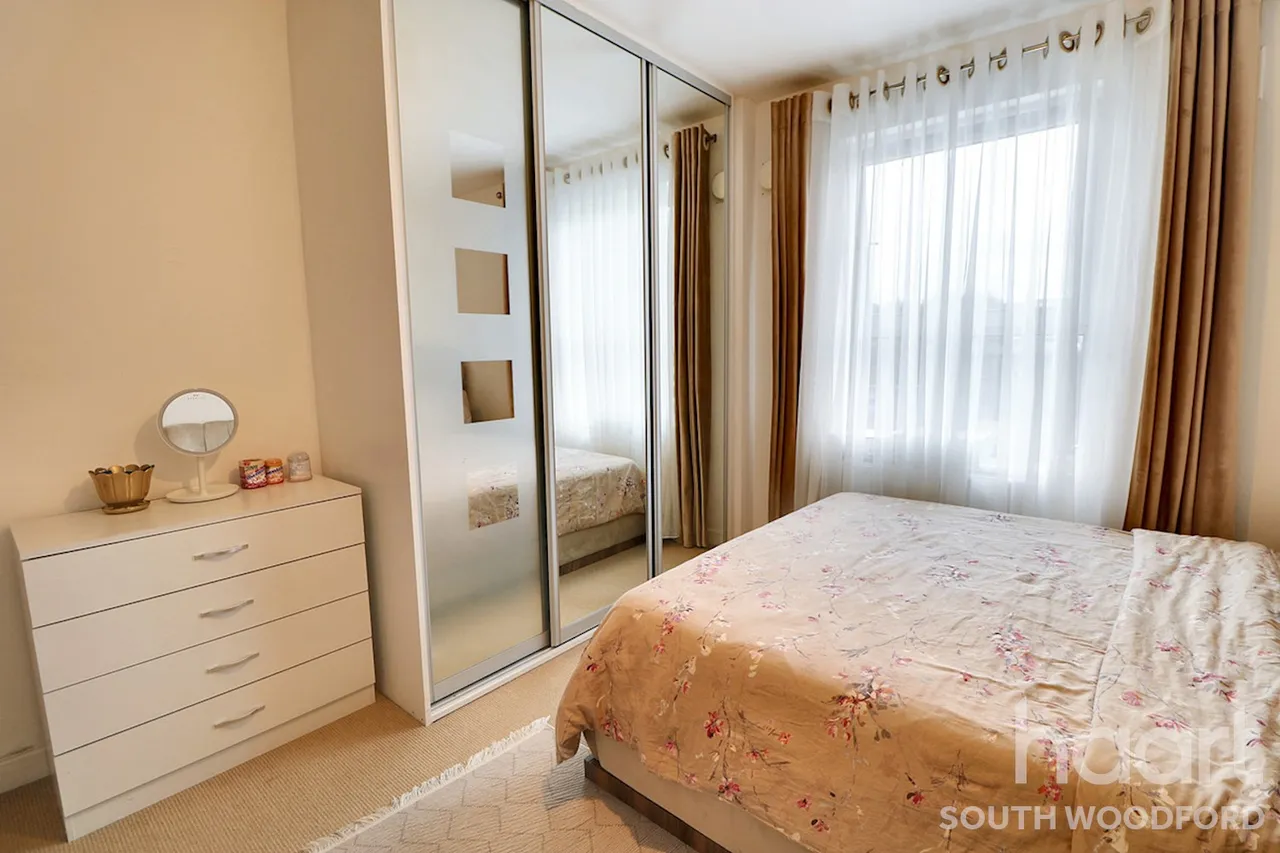 Queen Mary Avenue, South Woodford, E18, photo 6