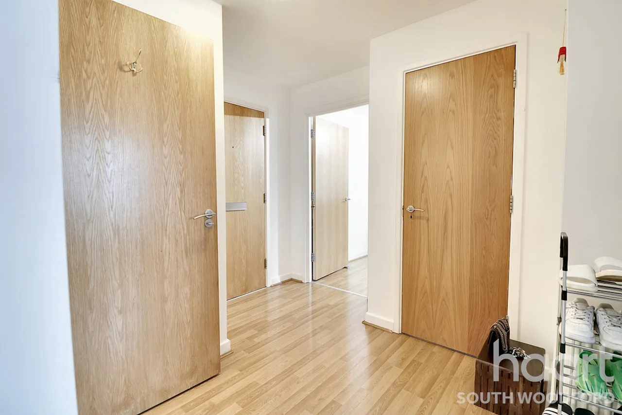 Queen Mary Avenue, South Woodford, E18, photo 9