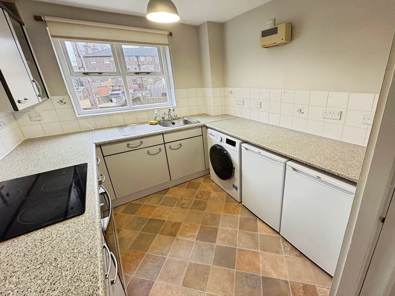 Stapleford Close, Chelmsford, CM2, photo 3