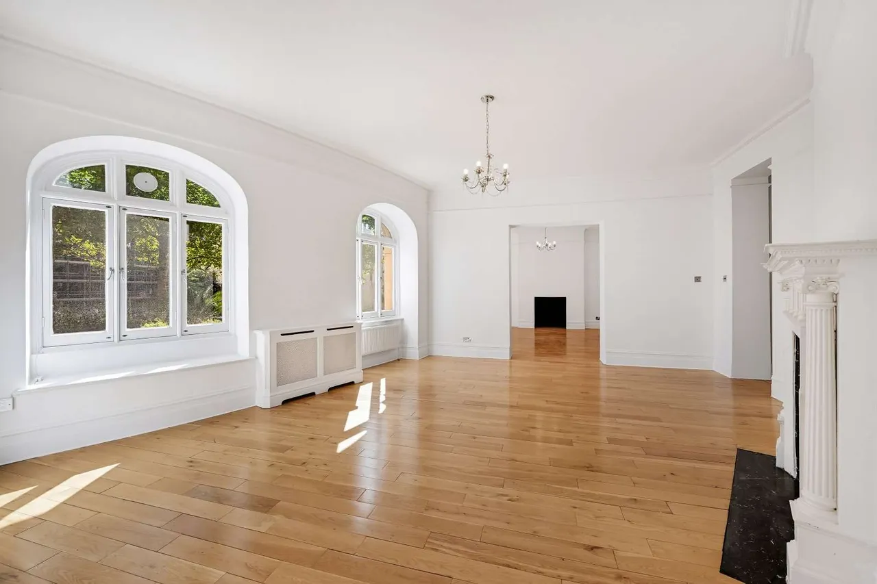 4 bed flat to rent — Iverna Court, Kensington, London, W8 6TU