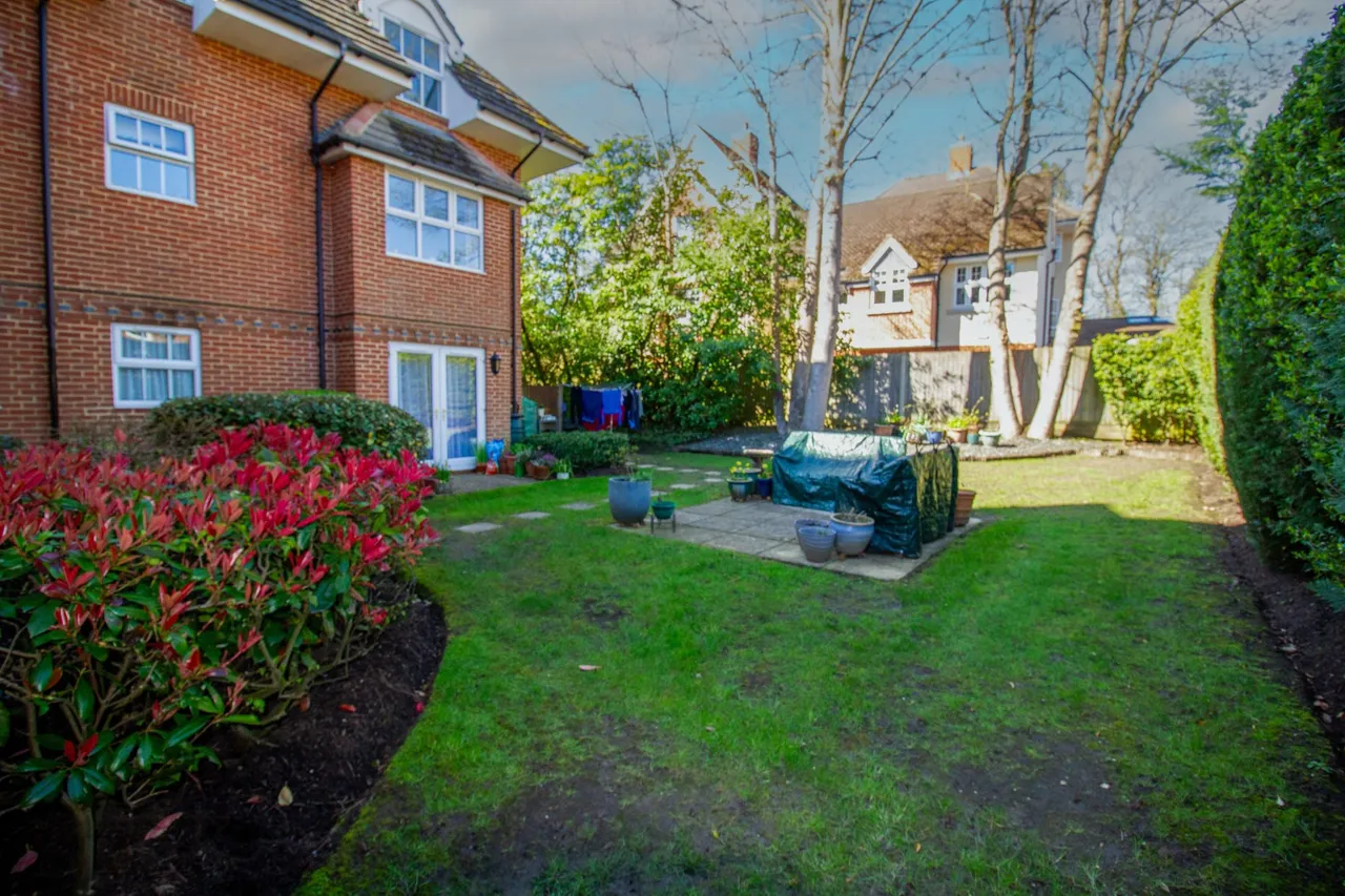 Branksome Walk Manor Branksomewood Road, Fleet, GU51 4SW, photo 7