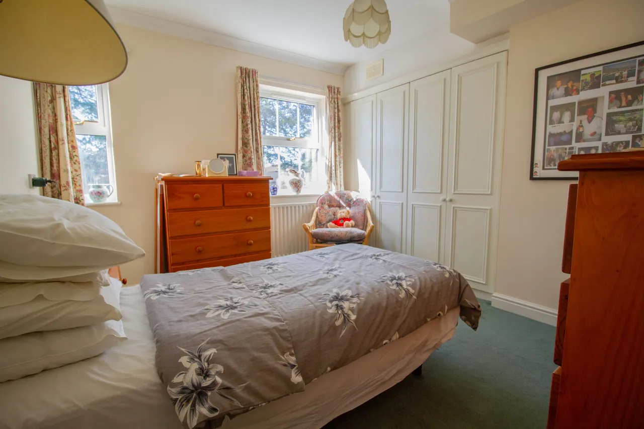 Branksome Walk Manor Branksomewood Road, Fleet, GU51 4SW, photo 5