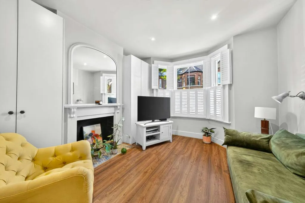 1 bed flat for sale, Ingelow Road, Battersea, SW8