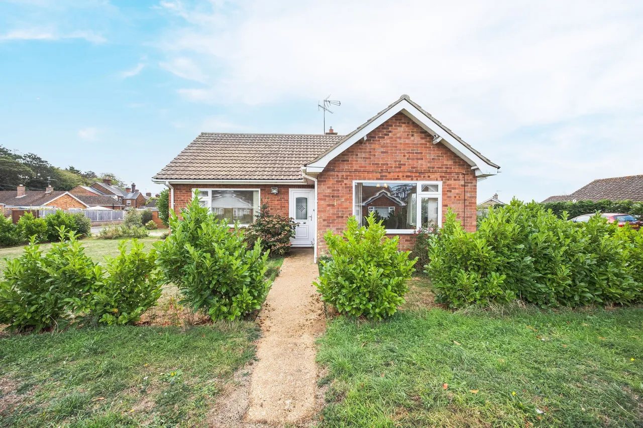 2 bed house for sale, Detached Bungalow in Snettisham Sitti