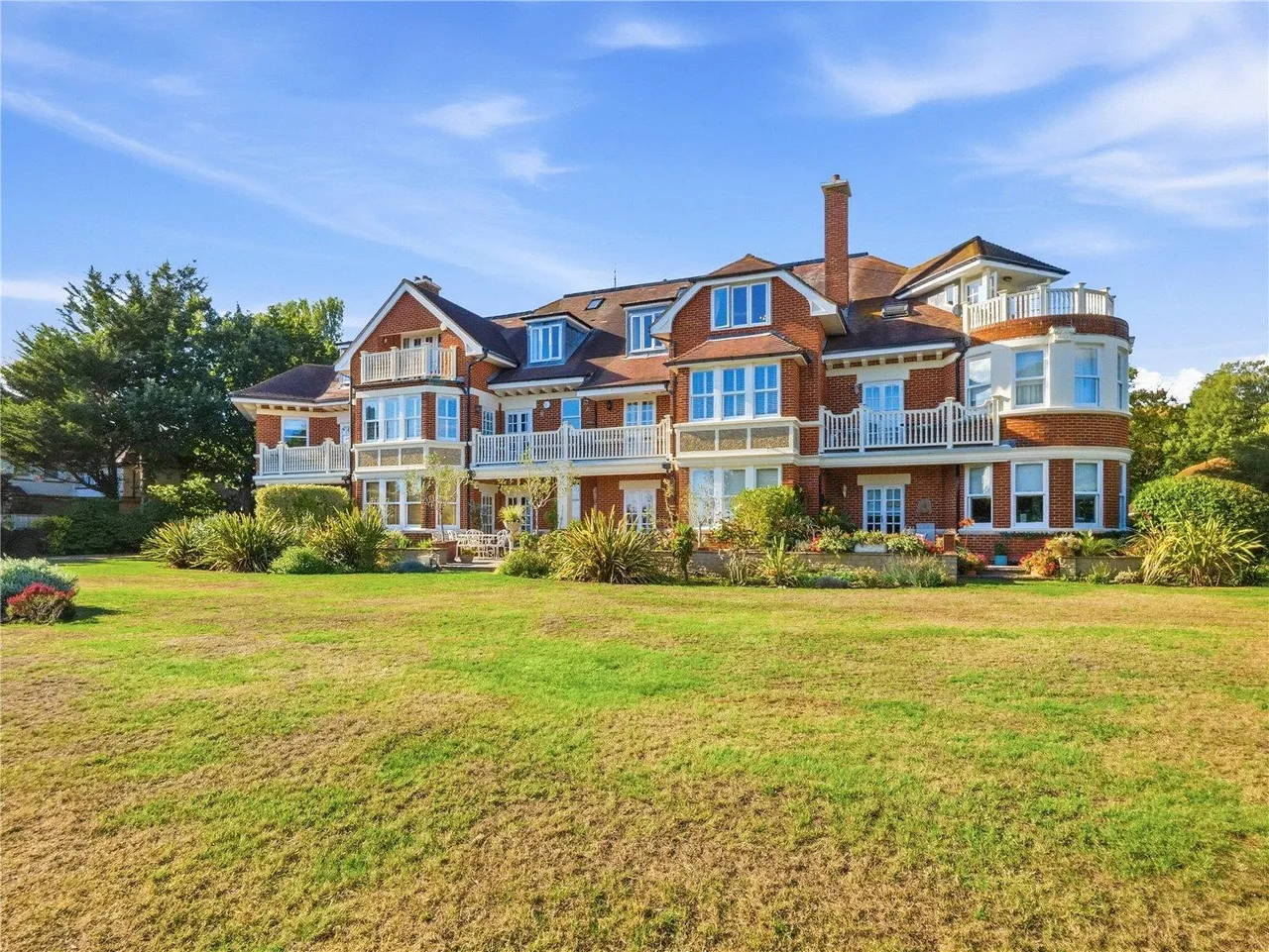 An Exceptional Duplex Penthouse with Panoramic Sea Views, photo 25