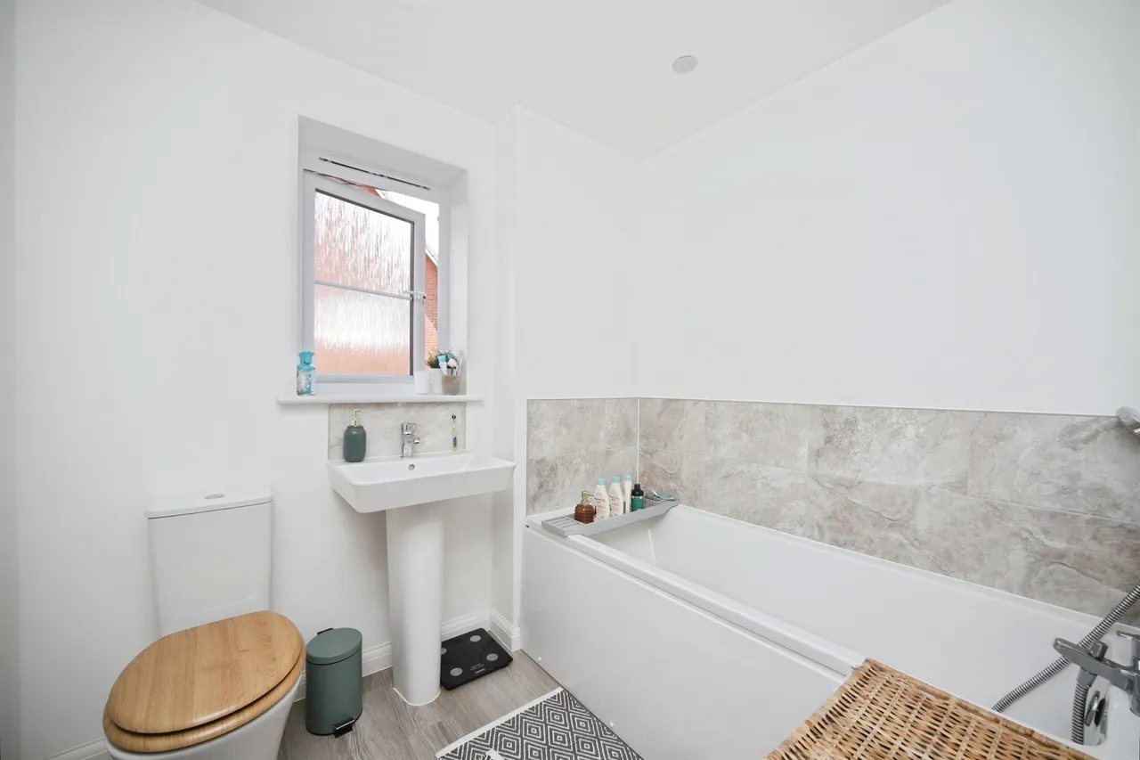 Merton Road, Rumwell, TA4, photo 15