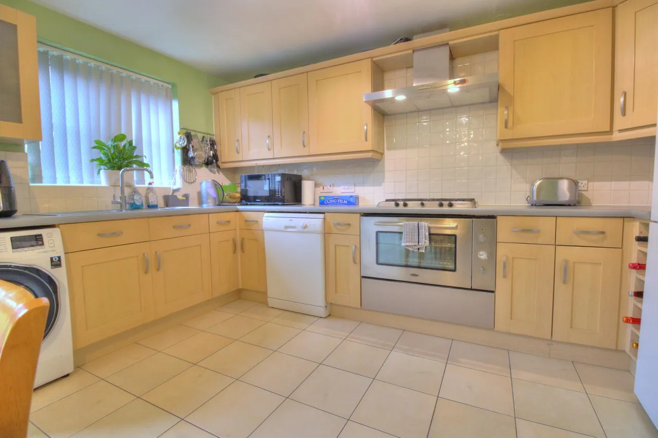 Saltwood Avenue, Milton Keynes, MK4, photo 13