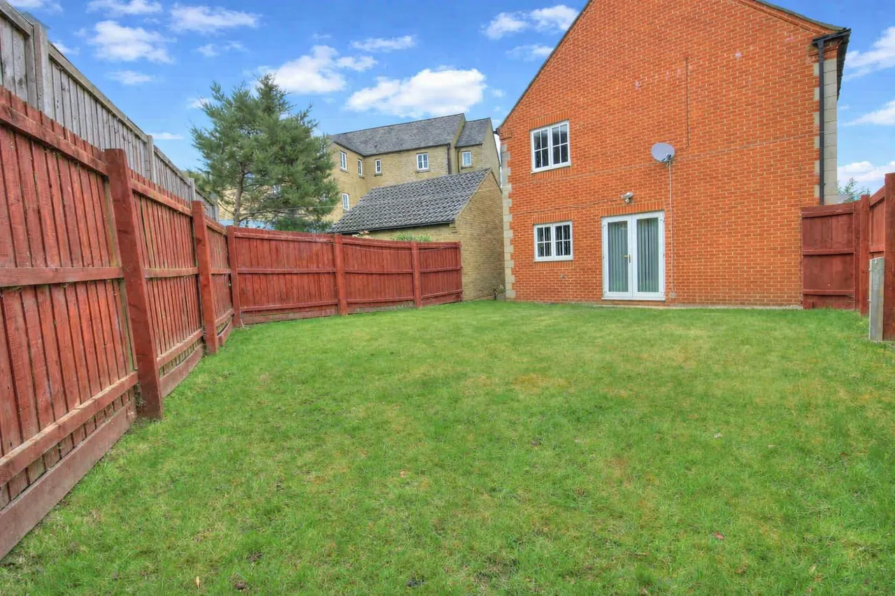 Saltwood Avenue, Milton Keynes, MK4, photo 27
