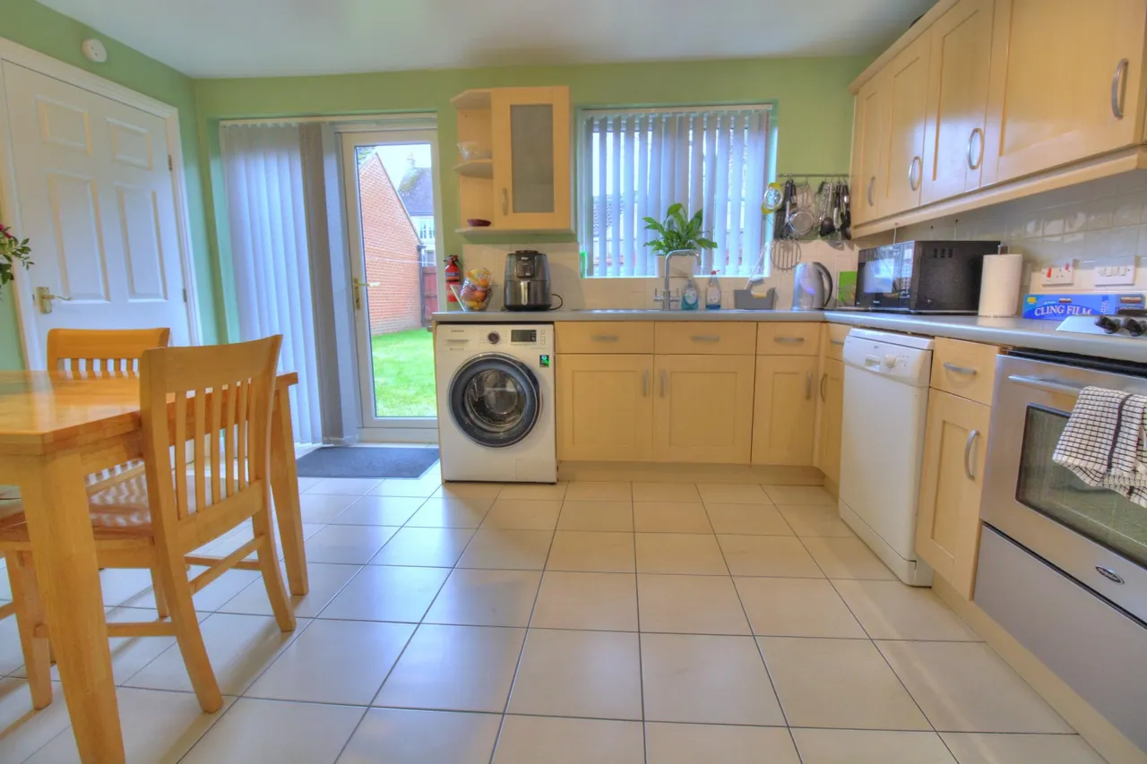 Saltwood Avenue, Milton Keynes, MK4, photo 3