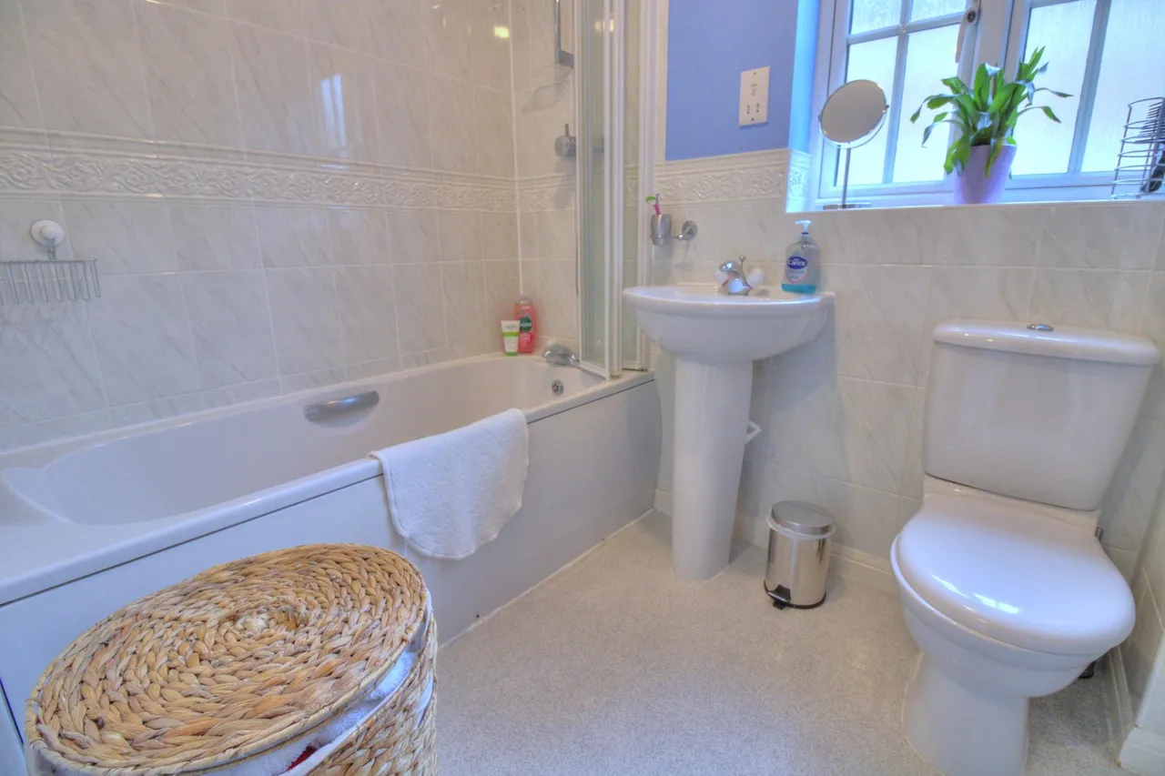 Saltwood Avenue, Milton Keynes, MK4, photo 25