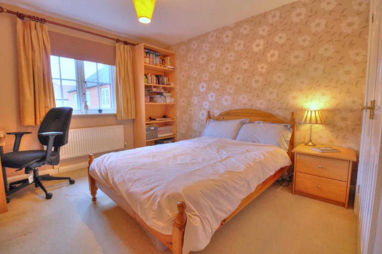 Saltwood Avenue, Milton Keynes, MK4, photo 23