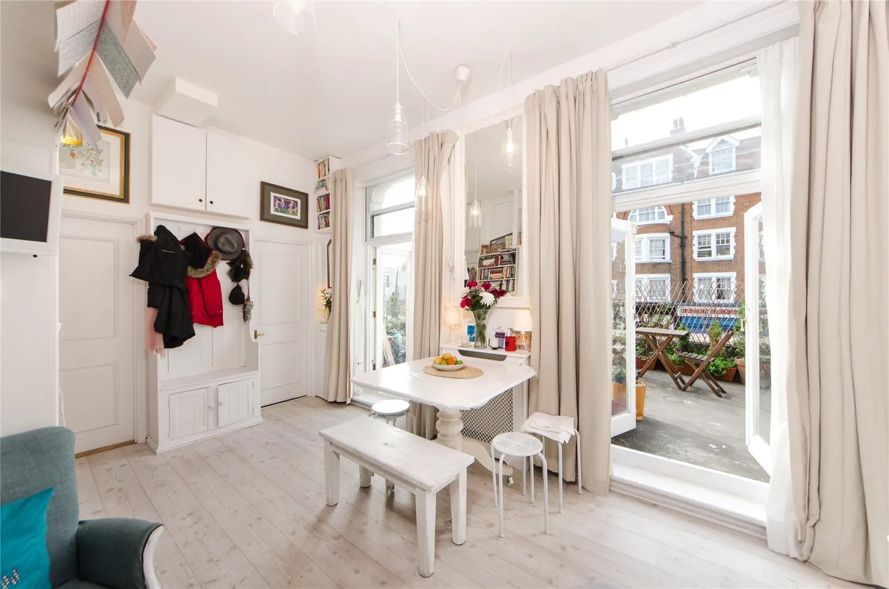 Goldhawk Road, London, W12, photo 3