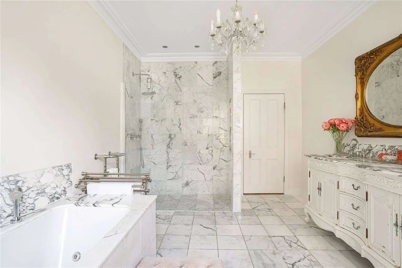 Rosemont Road, London, W3, photo 14