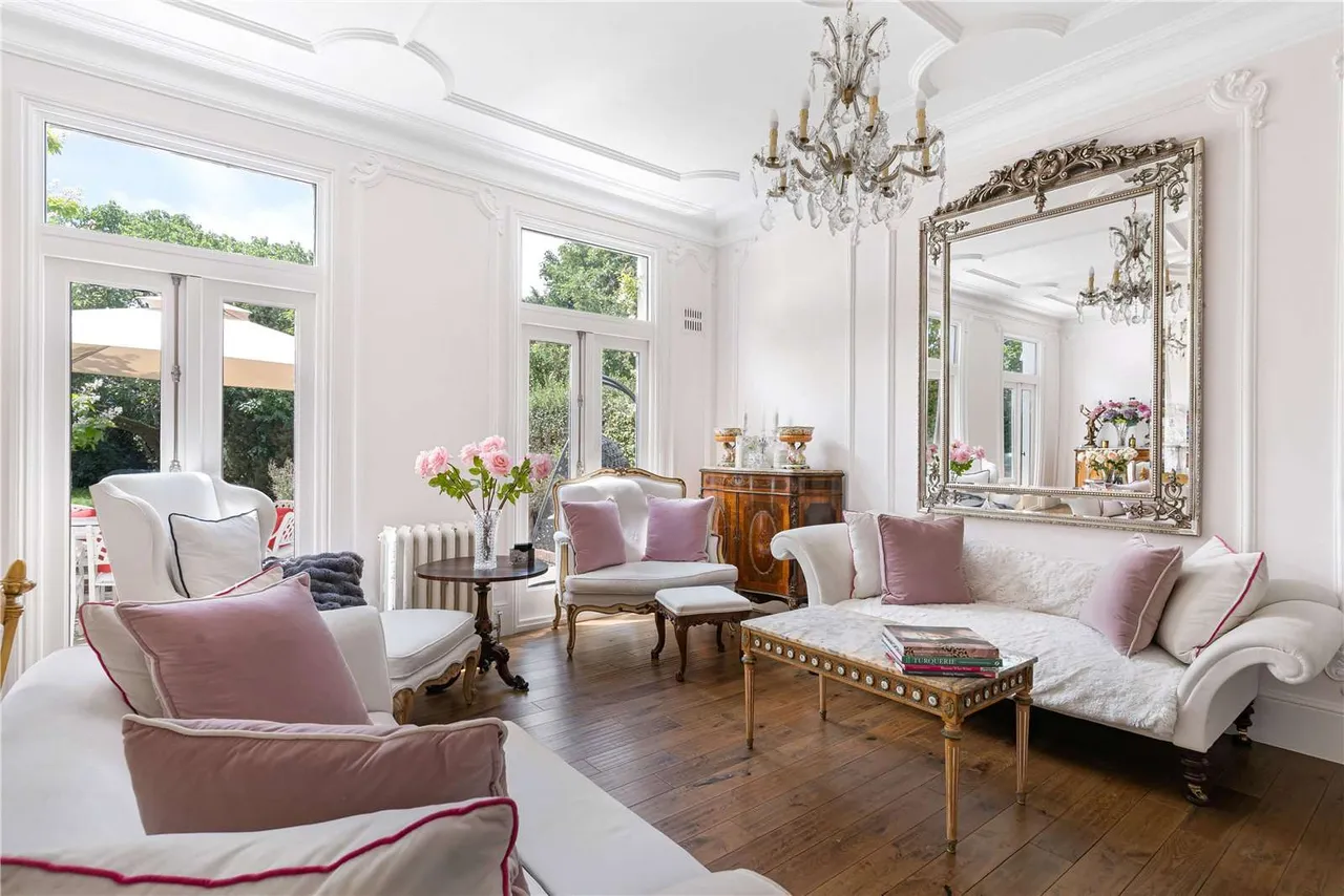 Rosemont Road, London, W3, photo 8