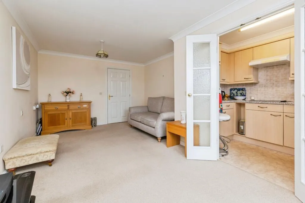 Fairweather Court/Central - Darlington, photo 4