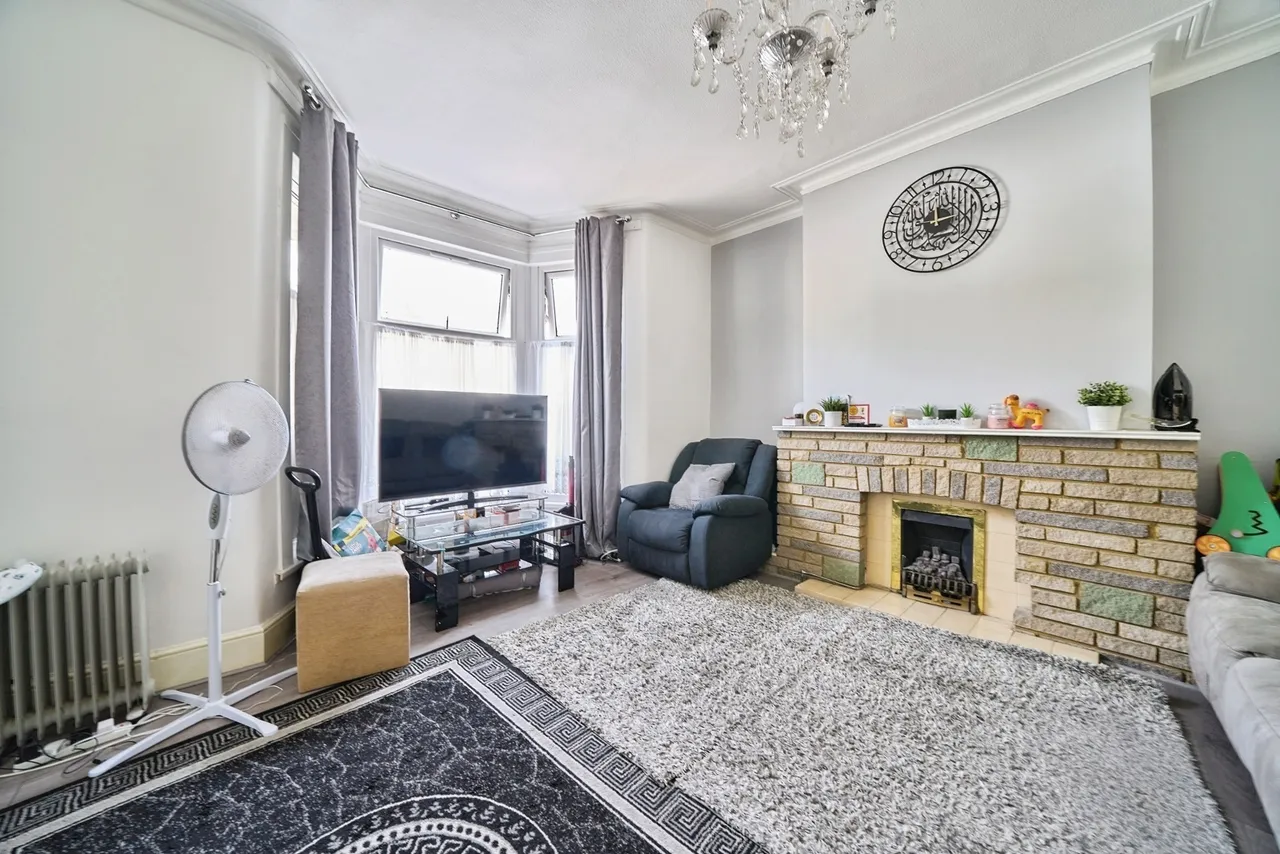 Lansdowne Road, Ilford, IG3, photo 3