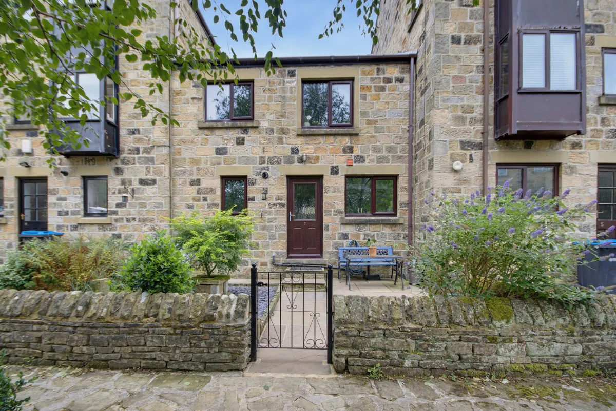 2 bed house for sale, Back High Street, Harrogate, HG3