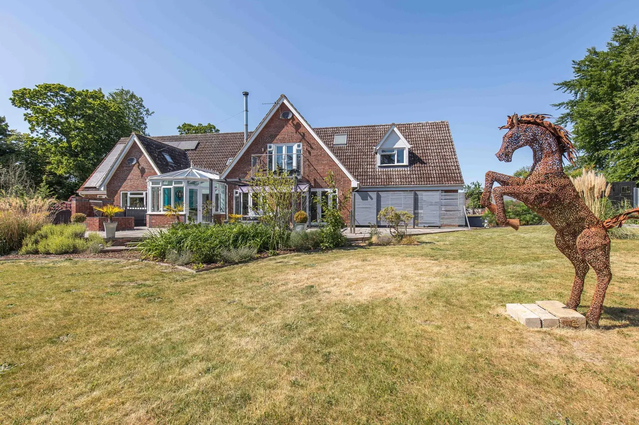 A Wonderfully Flexible Home in Postwick, photo 11