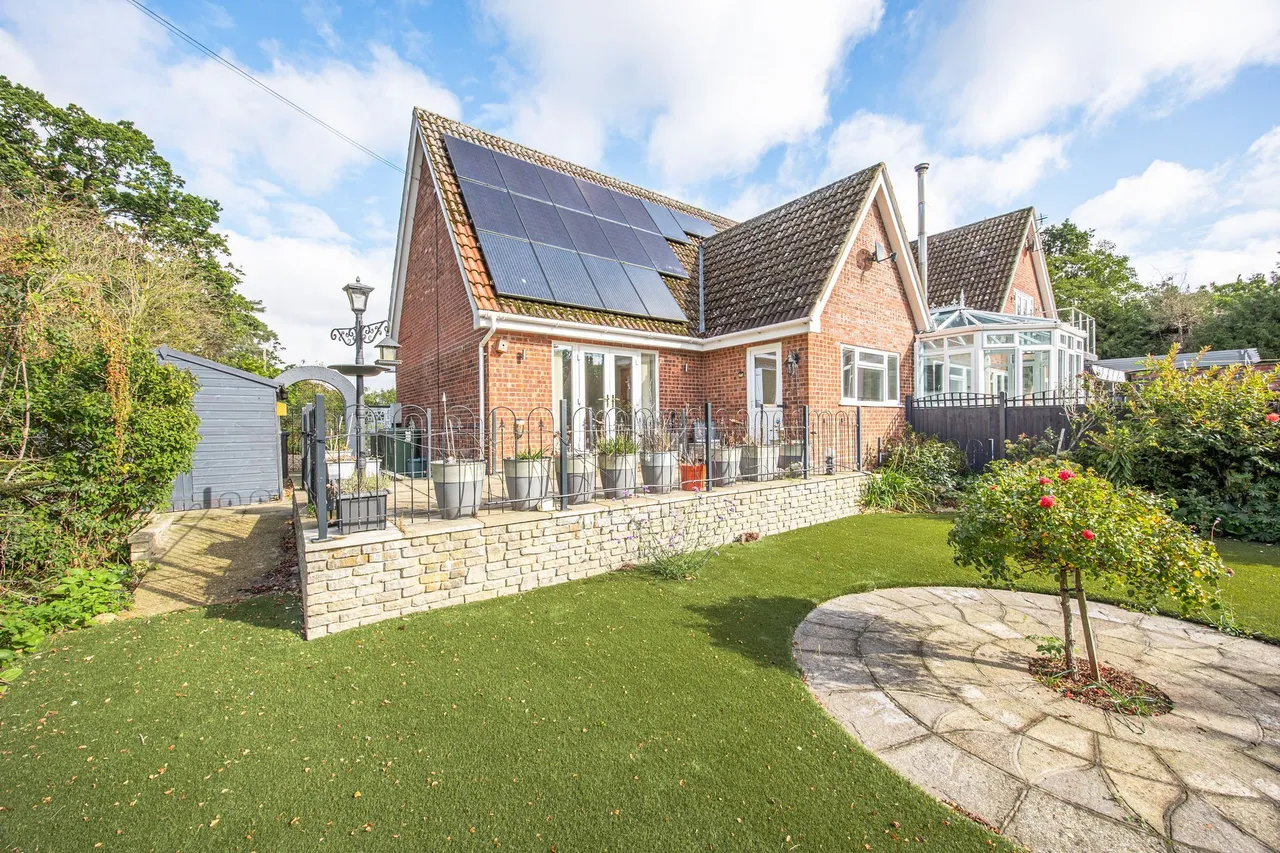 A Wonderfully Flexible Home in Postwick, photo 16