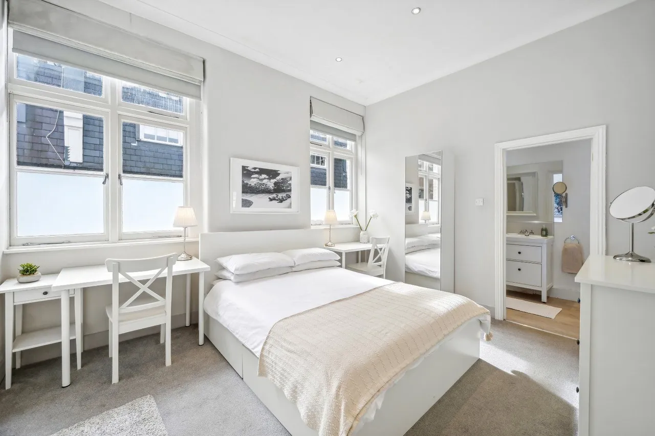 Queen's Gate Place Mews, South Kensington, Kensington and Chelsea, London, SW7 5BQ, photo 2
