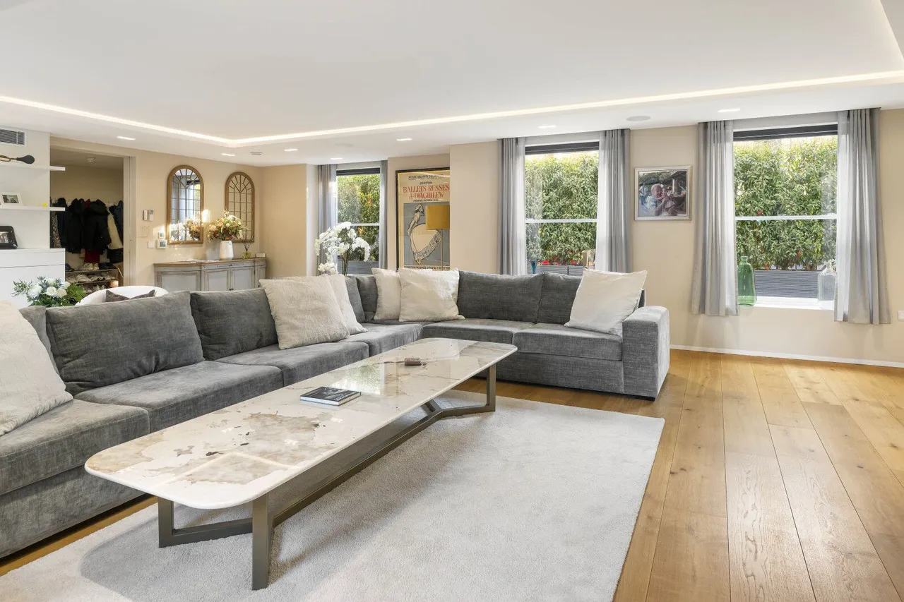 4 bed property for sale — Victoria Gardens, Notting Hill, London, W11 3PE