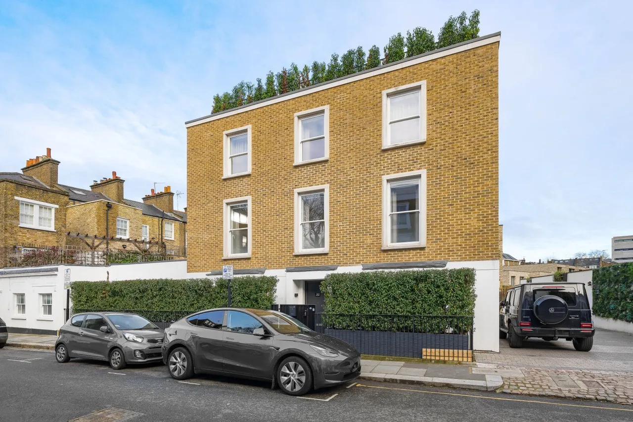Victoria Gardens, Notting Hill, London, W11 3PE, photo 2