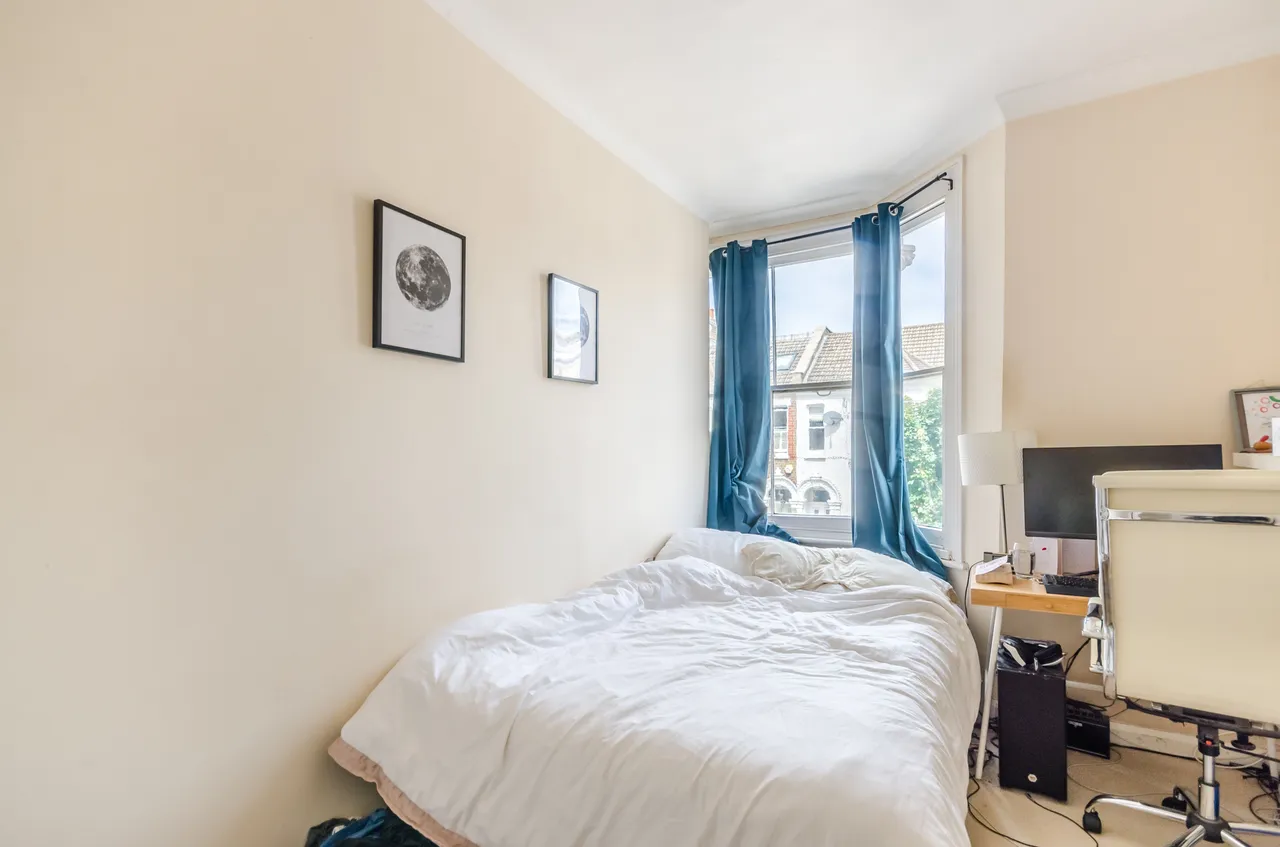 76 Wakehurst Road, London, photo 3