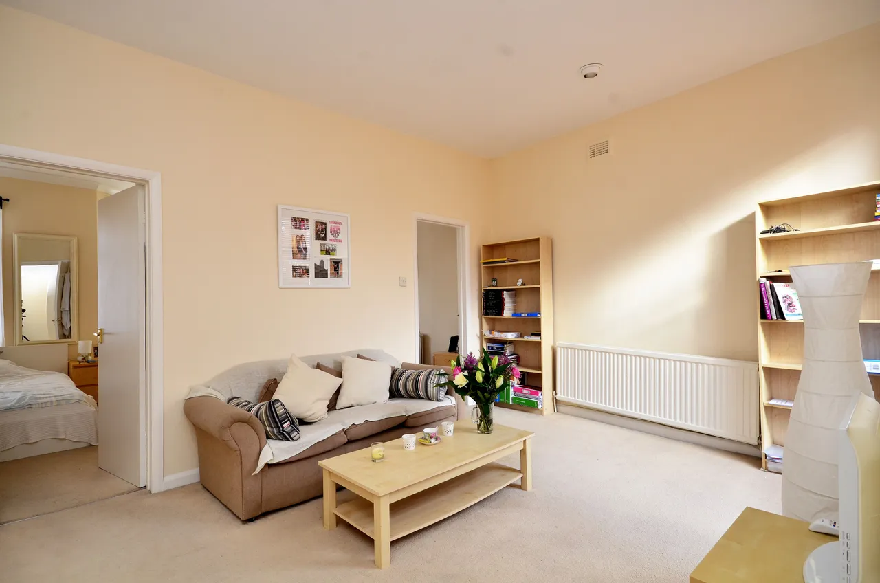 76 Wakehurst Road, London, photo 8