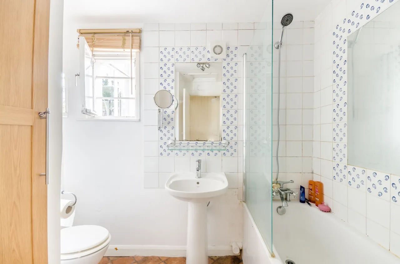 76 Wakehurst Road, London, photo 5