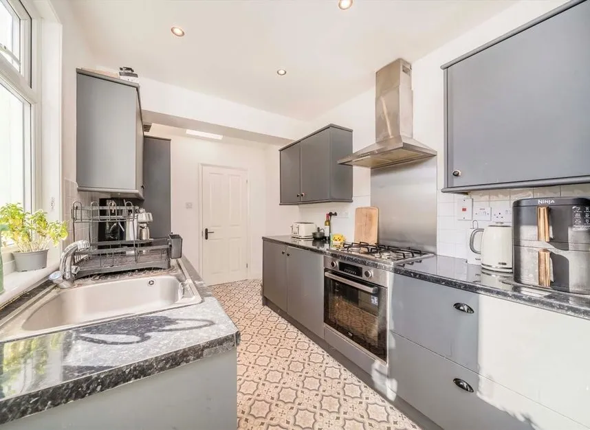 Tolworth Park Road, Surbiton, KT6, photo 4