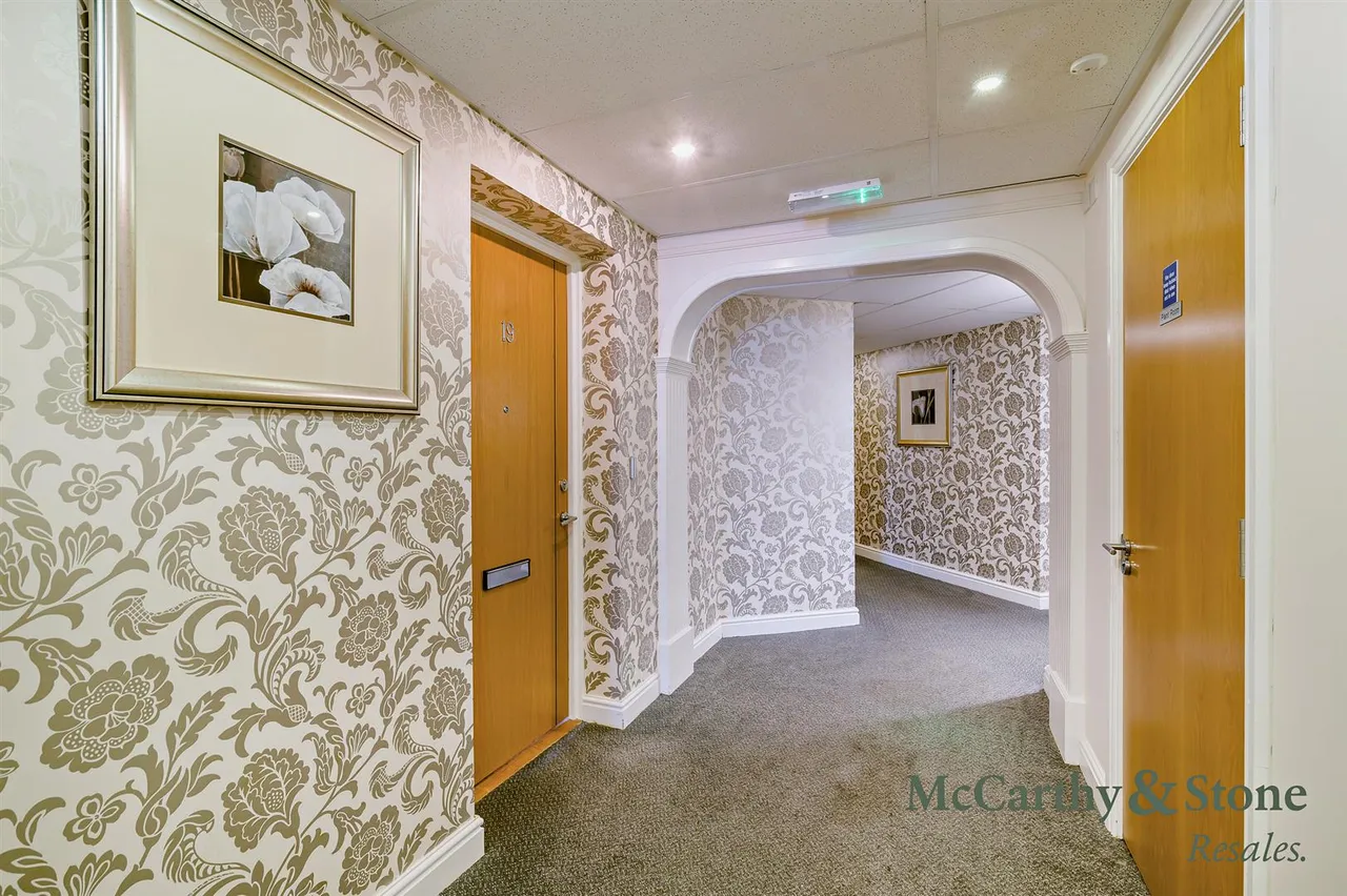 Overnhill Road, Downend, BS16, photo 9