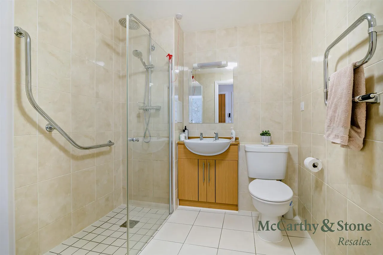 Overnhill Road, Downend, BS16, photo 8