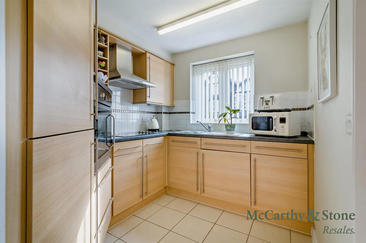 Overnhill Road, Downend, BS16, photo 5