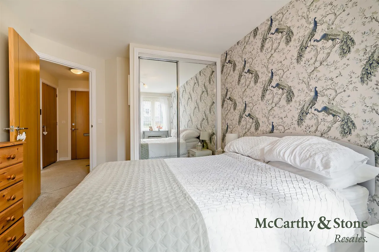 Overnhill Road, Downend, BS16, photo 7