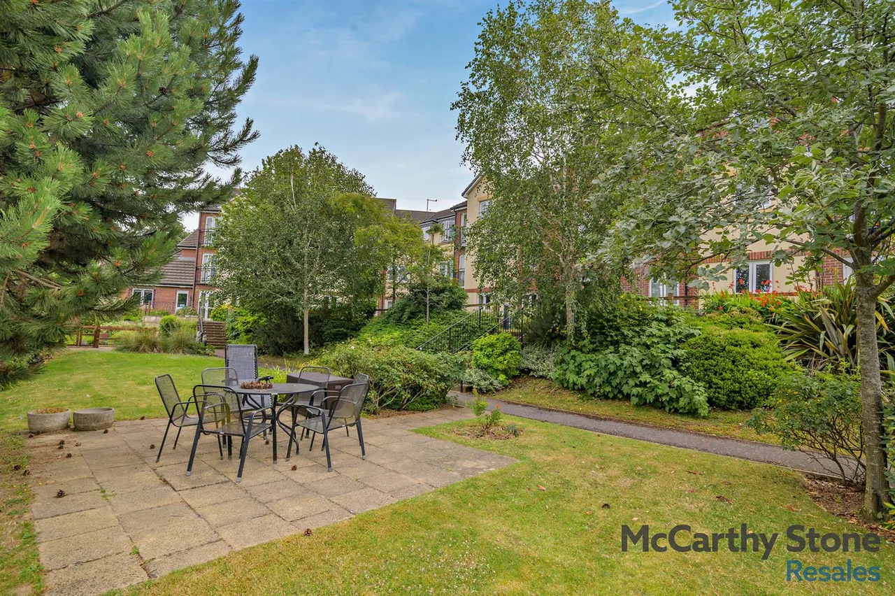 Overnhill Road, Downend, BS16, photo 14