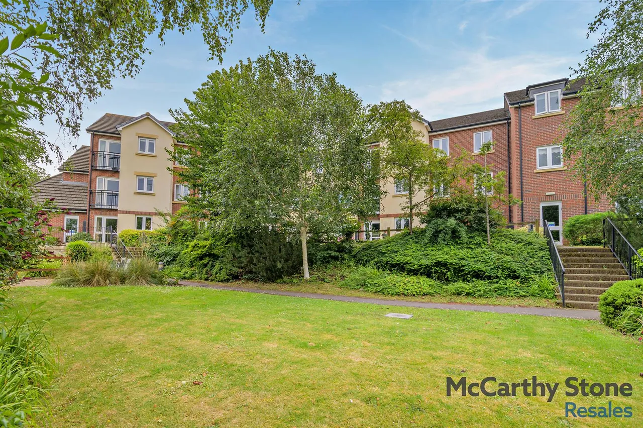 Overnhill Road, Downend, BS16, photo 15
