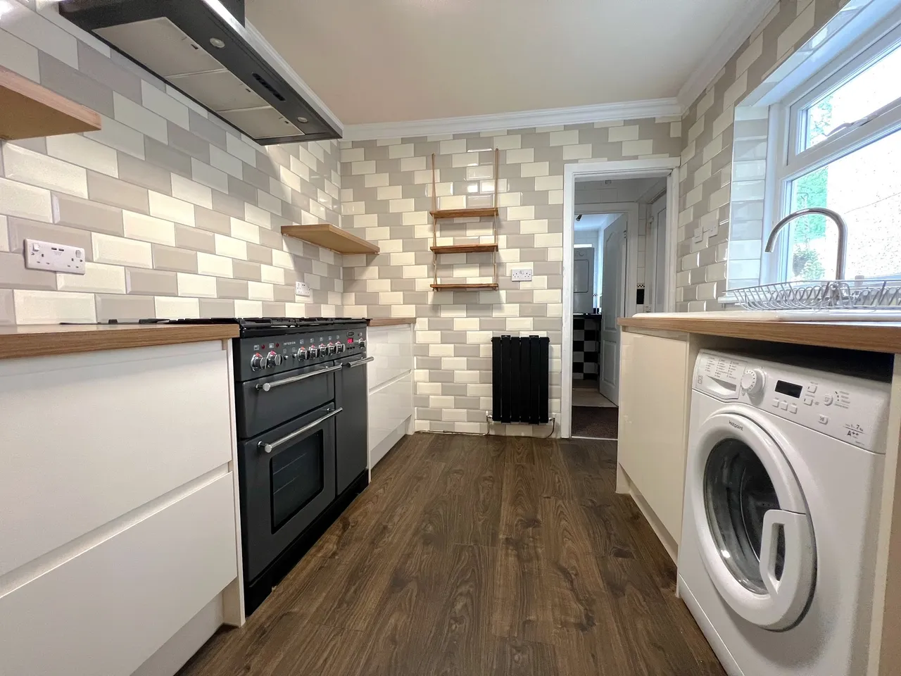 Middle Street, Pontypridd, CF37, photo 3