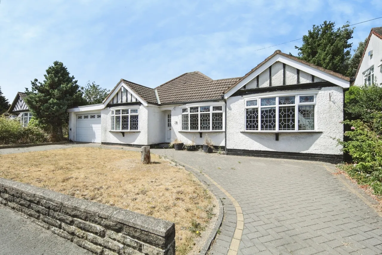 3 bed property for sale — Land Lane, Marston Green, Birmingham, B37