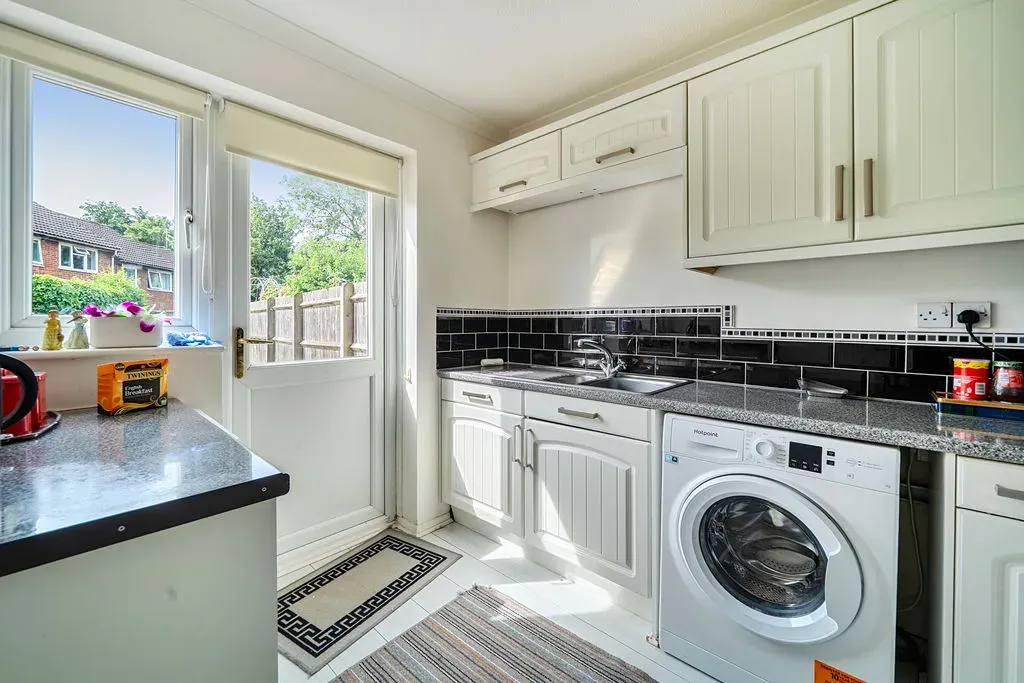 Coverdale, Heelands, Milton Keynes, Buckinghamshire, MK13 7LZ, photo 3