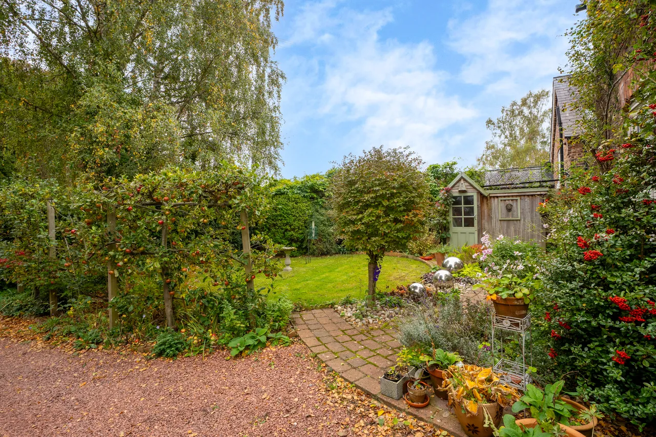4 bed house for sale, York Road, York, YO19