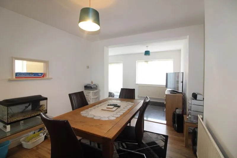 Taunton Avenue, Luton LU2 0LN, photo 6