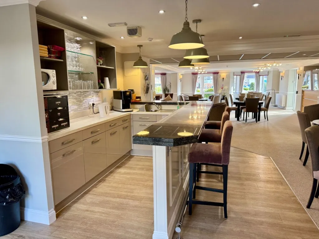 York Road, LS22, photo 13