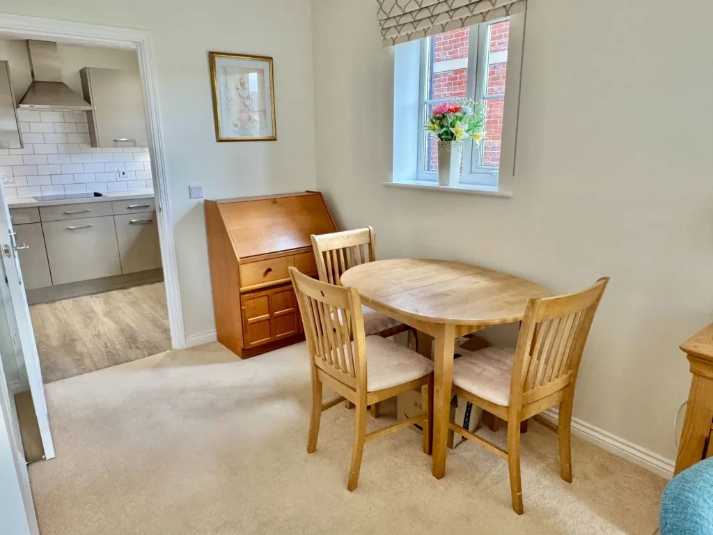 York Road, LS22, photo 7