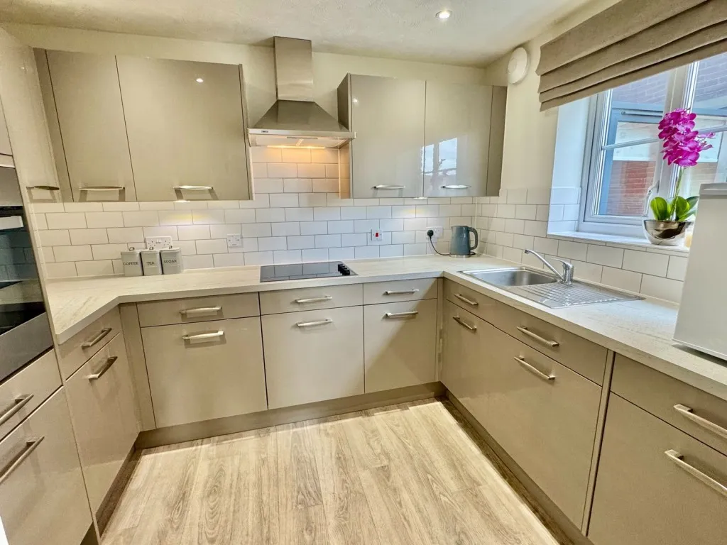 York Road, LS22, photo 11