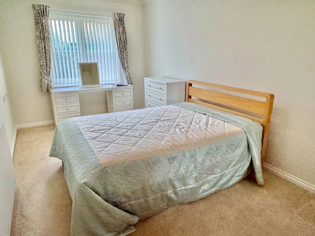 York Road, LS22, photo 8
