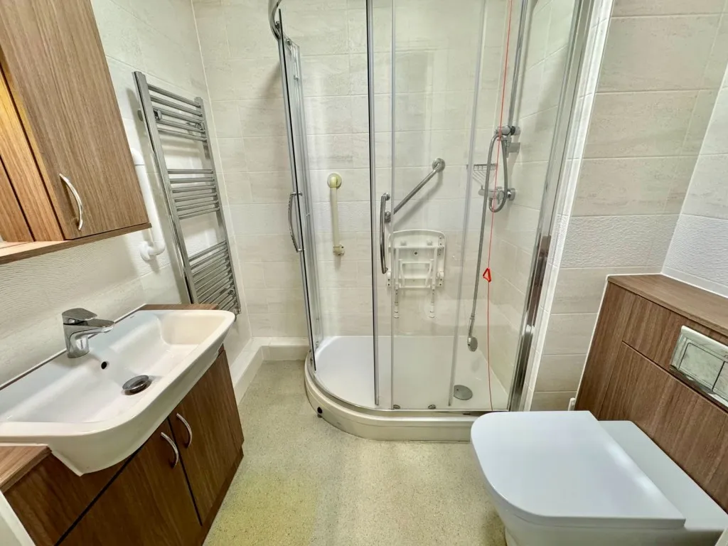 York Road, LS22, photo 10
