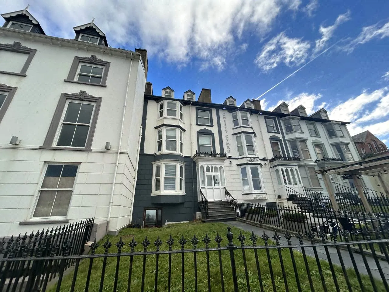 2 bed flat for sale, Marine Terrace, Aberystwyth
